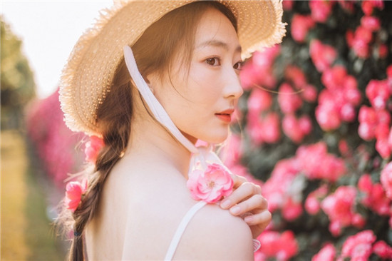 草莓丝瓜小猪app鸭脖免费版：草莓香蕉榴莲黄瓜丝瓜茄子精简版下载