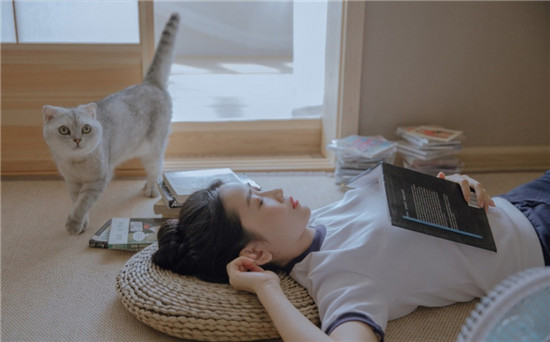 榴莲丝瓜黄瓜香蕉草莓幸福宝最新版：可以深夜免费无限次点播的手机播放软件