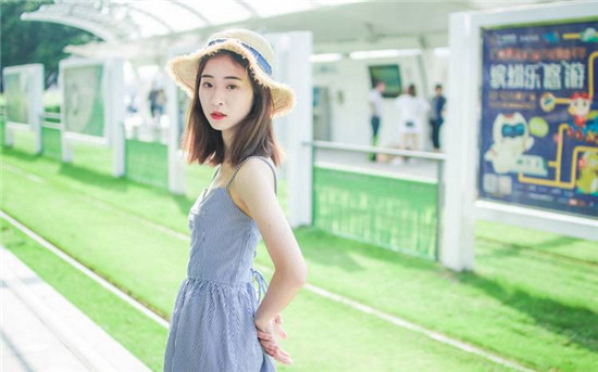 香蕉芭乐丝瓜茄子绿巨人草莓最新版：超多精彩影片任你看的手机播放app