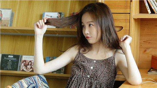 向日葵丝瓜芭乐视频绿巨人无限看：所有精彩美女直播视频免费看的手机播放器