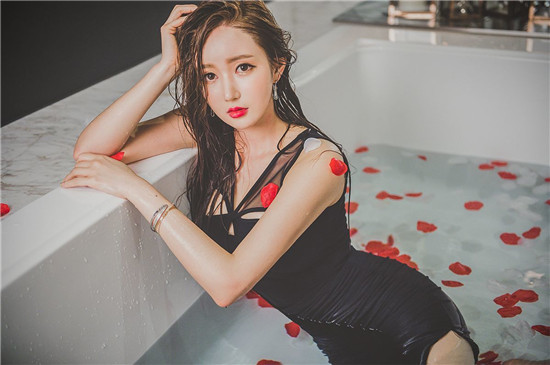 草莓丝瓜榴莲黄瓜樱桃菠萝无限看：全网最火热的美女直播在线看的手机播放器