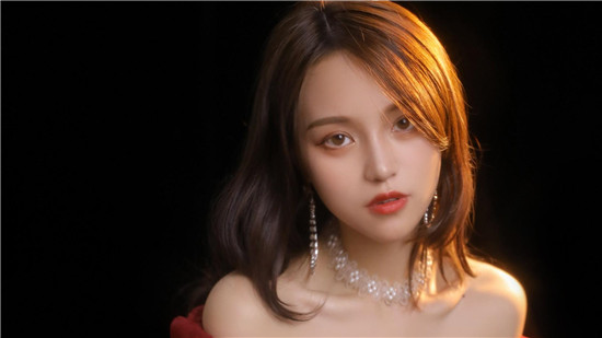 花季传媒v3.0.2每天免费三次：海量优质影视作品随心看的手机播放器