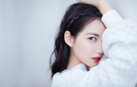 草莓香蕉丝瓜秋葵香草榴莲APP：全网千万个高清美女直播频道随心看的资源播放器