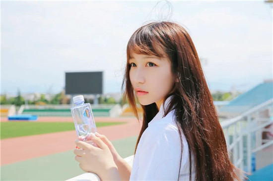 秋葵丝瓜绿巨人番茄免费iOS：具有多条播放线路的APP