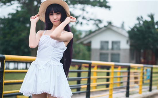 芭乐向日葵秋葵草莓绿巨人精简版：绝对是非常好用的精彩视频播放软件