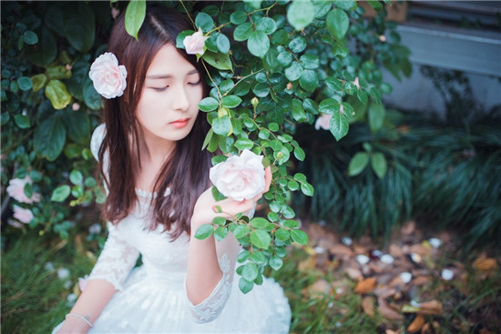 草莓榴莲向日葵秋葵香蕉免费绿巨人无限看：让用户24小时随时随地进行观影的视频播放器