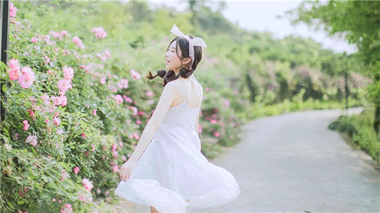 草莓绿巨人丝瓜樱桃秋葵污版：无广告弹窗的优质播放器