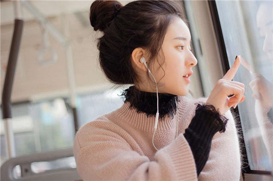 草莓秋葵菠萝蜜黄瓜丝瓜绿巨人安卓版：数百部精彩优质影片在线看的手机播放器