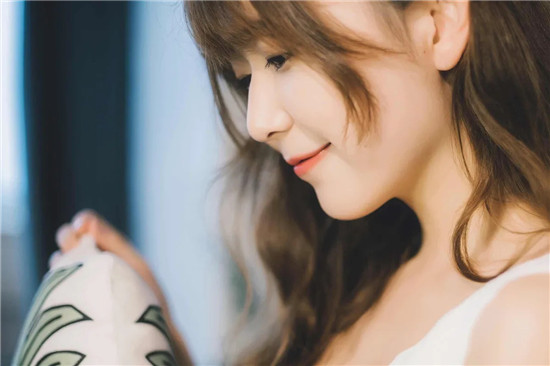 草莓绿巨人丝瓜樱桃秋葵：在手机观看更加方便的播放APP