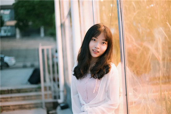 香蕉草莓秋葵丝瓜绿巨人ios精简版：一款可以尽情观看的播放软件