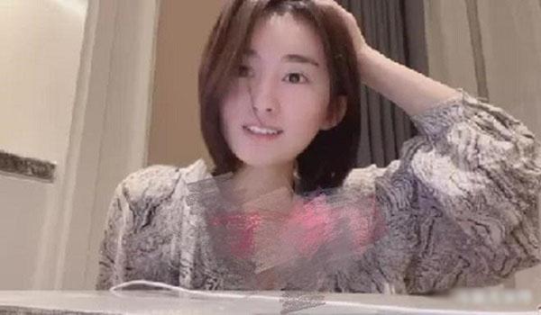 斗鱼女主播安娜素颜开播，直言只谈过2次恋爱