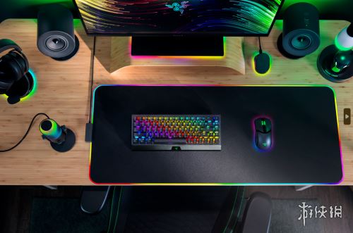 再进化！Razer发布首款无线三模热插拔游戏键盘